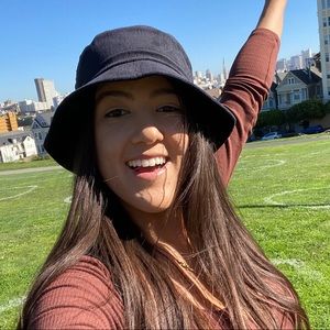 Meet your Posher, Lore